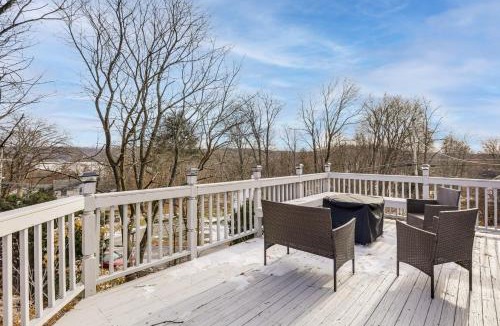 Stanhope House | Pet-Friendly Home w/Lake Views & Deck!