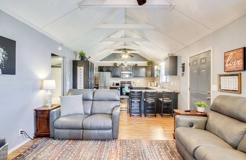 Ninnekah House | Pet-Friendly Home w/Porch Near Chickasha!