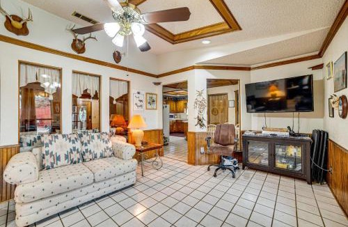 Allen House | Pet-Friendly Home w/Pool - 8 Mi to Central Plano!