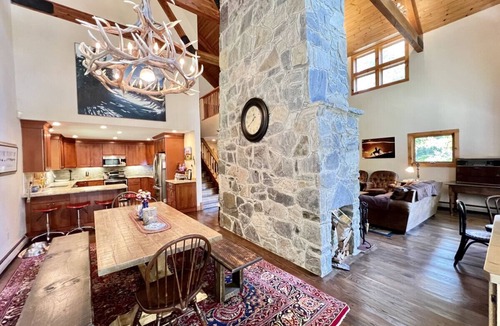 Forest Farms House | Pet Friendly home with a barrel sauna