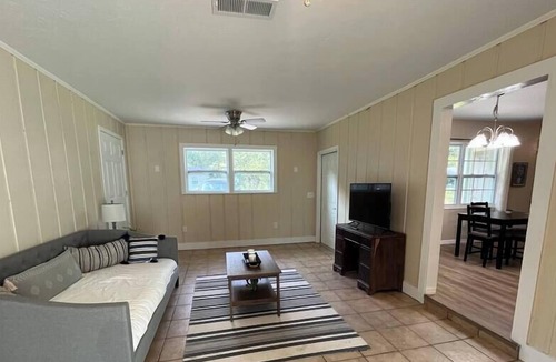 Gainesville House | Pet Friendly Homey 3bed 1 bath