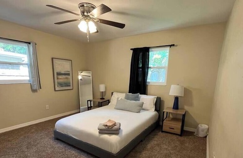 Gainesville House | Pet Friendly Homey 3bed 1 bath