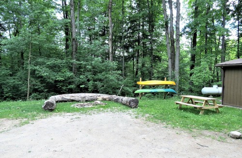 Luther Cabin | Pet friendly, hot tub, cabin