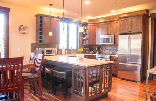 Cle Elum House | Pet-Friendly, Hot Tub & Suncadia Pool Access