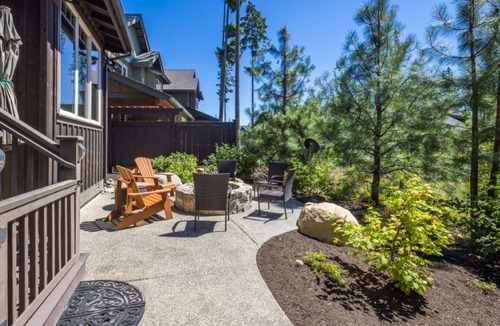 Cle Elum House | Pet-Friendly, Hot Tub & Suncadia Pool Access