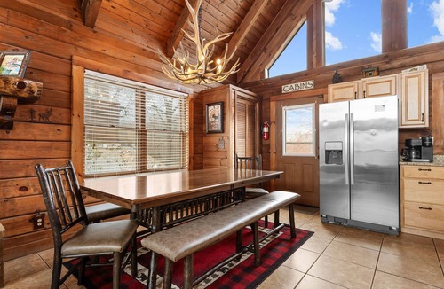 Big Cedars Cabin | Pet-Friendly Hot Tub Cabin Near Thunder Ridge Sleeps 8