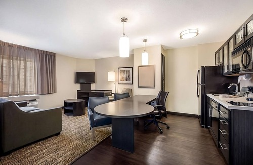 Salt Lake City Hotel | Pet-friendly Hotel! THREE 1BR Suite with Full Kitchens