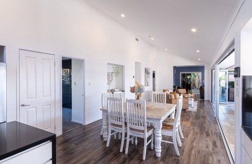 Bokarina House | Pet Friendly House Opposite Bokarina Beach