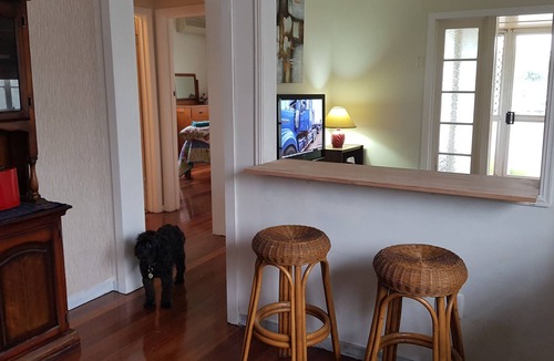 Kedron House | Pet friendly inside. Relocators welcome. Storage downstairs