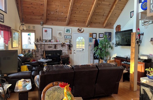Manchester Cottage | Pet Friendly, Irish Beach Getaway.