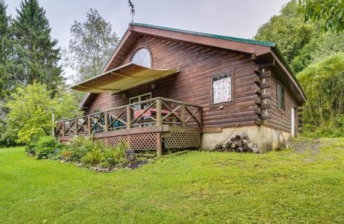 Jamestown Apartment | Pet-Friendly Jamestown Cabin with Fire Pit and Deck!