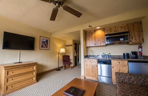 Mount Crested Butte Cabin | Pet-Friendly King Suite | Spa and Near Slopes