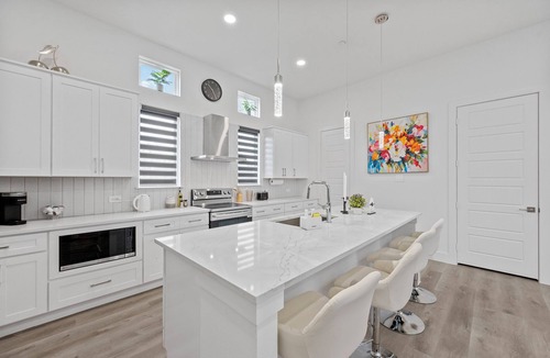Dallas House | Pet-Friendly l Brand New Space l Downtown