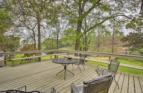 Athens House | Pet-Friendly Lake Athens Home w/Fireplace!