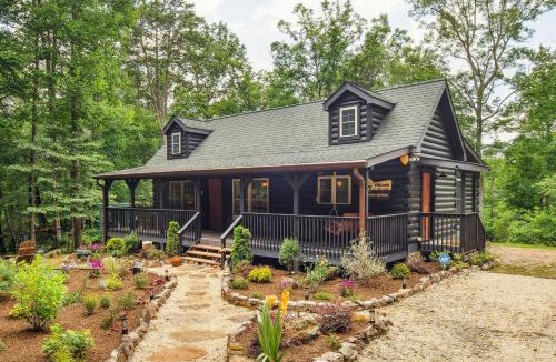 Rutherfordton House | Pet-Friendly Lake Lure Cabin w/Outdoor Oasis!