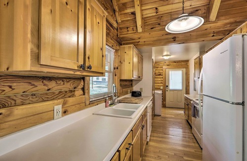 Eatonton Cabin | Pet-Friendly Lake Oconee Cabin w/Boat Dock!