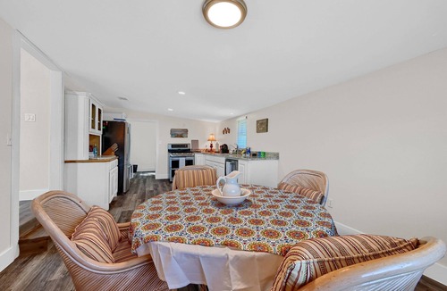 Gordonville House | Pet Friendly, Lake View Cabin with Boat Trailer Parking