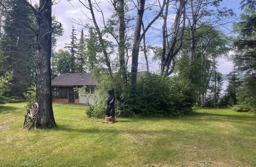 Falcon Beach Cottage | Pet-Friendly Lakefront Cottage on Beautiful Falcon Lake Manitoba