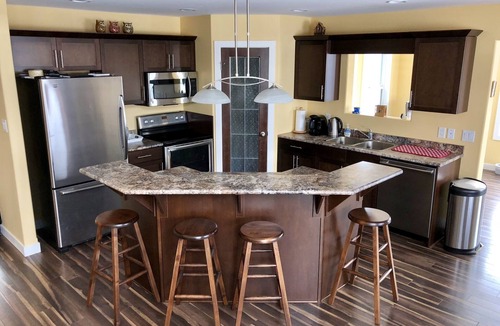 Fairford Reserve House | Pet Friendly! Lakefront Steep Rock Cottage - Sleeps 7