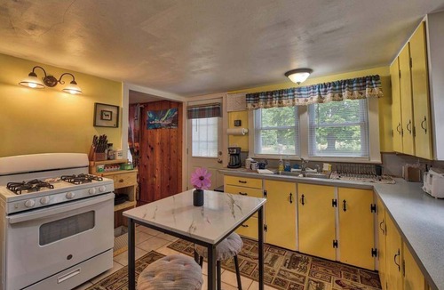 Levering Cabin | Pet Friendly Lakefront Cabin