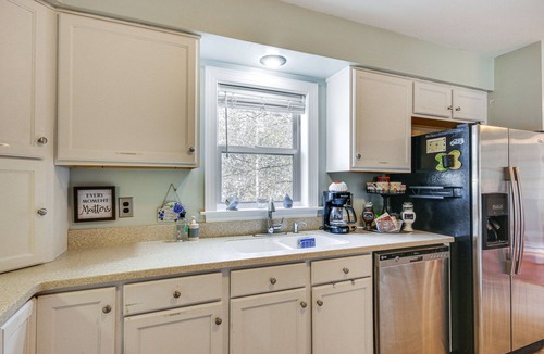 Leesville House | Pet-Friendly Lakehouse: View Tower + Fire Pit!
