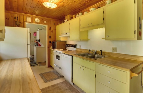 Vergas Cabin | Pet-Friendly Lakeside Cabin w/Dock & Fire Pit