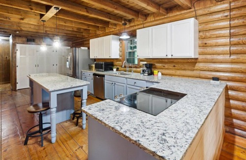 Fleming Cabin | Pet-Friendly Lakeside Gem - Private Pool, Fire Pit & Huge Yard Near Savannah