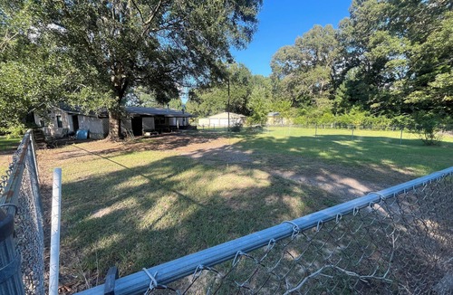 Ore City House | Pet Friendly - Lakeside Retreat - Wheel Chair Accessible