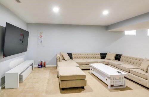 Seabrook House | Pet-Friendly Lanham Getaway w/Community Pool!