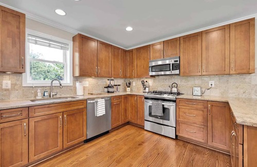 Claremont House | Pet-friendly, large yard, flexible extensions