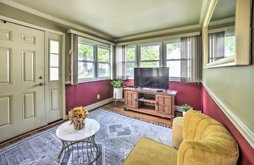Latham House | Pet-Friendly Latham Retreat ~ 7 Mi to Albany!