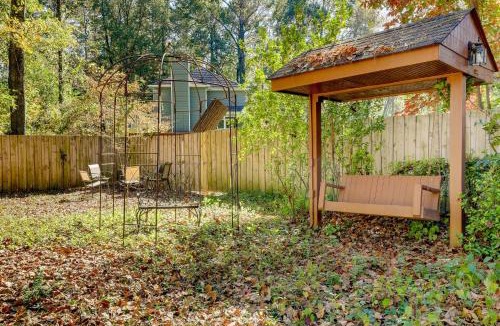 Lilburn Apartment | Pet-Friendly Lilburn Duplex with Patio and Grills!