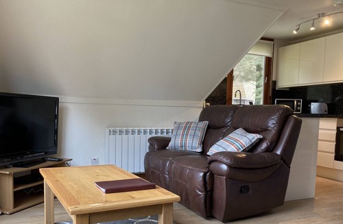 South Laggan Ski Chalet | Pet friendly Lodge with Loch view