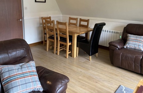 South Laggan Ski Chalet | Pet friendly Lodge with Loch view