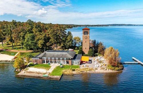 Bemus Point Apartment | Pet-Friendly Loft Vacation Rental w/Fire Pit!