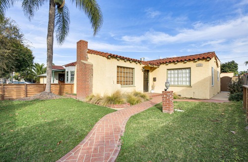 North Long Beach House | Pet-Friendly Long Beach Bungalow w/Patio & Yard
