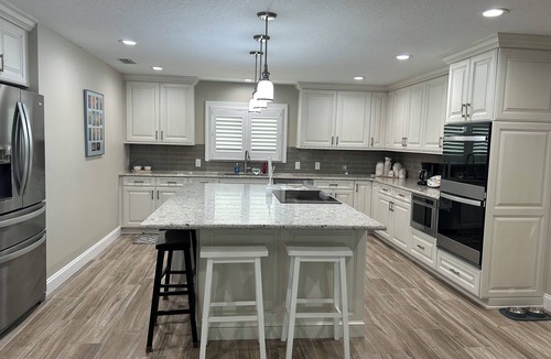 Tarpon Springs House | Pet-Friendly luxe pool home with private dock.