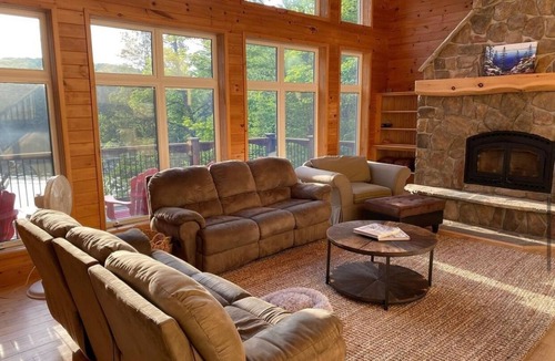 Dysart et al Cottage | Pet Friendly Luxury Cottage