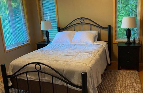 Dysart et al Cottage | Pet Friendly Luxury Cottage