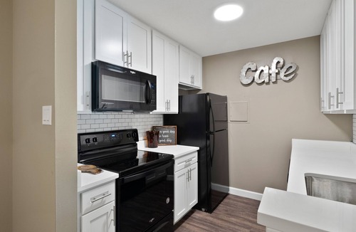 St. Peters Apartment | 🐕Pet friendly ❤Midwest Desert🏜/2 bed 2 bath/ Pool/ 1st Floor