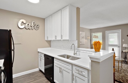 St. Peters Apartment | 🐕Pet friendly ❤Midwest Desert🏜/2 bed 2 bath/ Pool/ 1st Floor