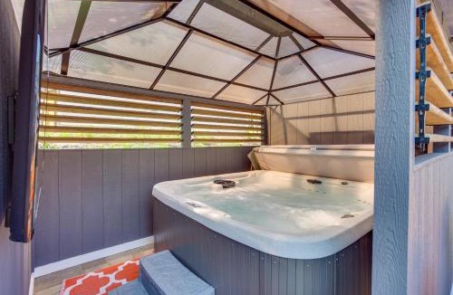 Southwest Minneapolis House | Pet-Friendly Minneapolis Home ~ 8 Mi to Downtown!