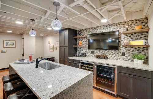 Southwest Minneapolis House | Pet-Friendly Minneapolis Home ~ 8 Mi to Downtown!