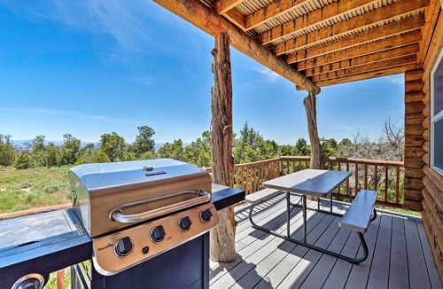 Spanish Valley Cottage | Pet-friendly Moab Cabin w/Mtn Views & Bbq!