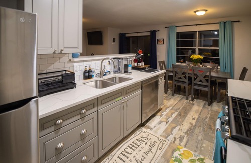Euless House | Pet Friendly, Modern Smart Home close to Airports & Stadiums