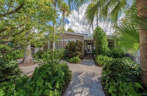 New Town House | Pet friendly Monthly Rental with Private Pool