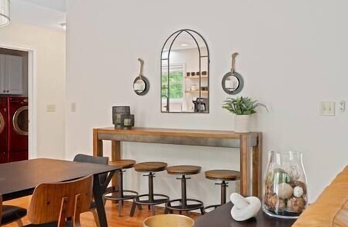 Massanutten House | Pet Friendly Mountain Getaway, Closet to Everything