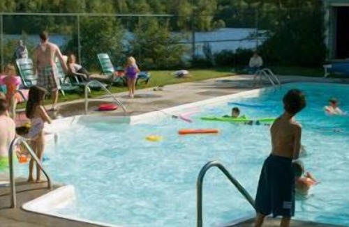 Woodsville House | Pet friendly. Mountain lakes chalet Non smoking!