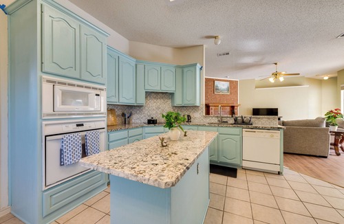 Murphy House | Pet-Friendly Murphy Home: Fenced Yard & Patio!