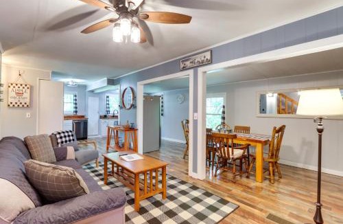 Murphy House | Pet-Friendly Murphy Home Grilling Deck and Fire Pit